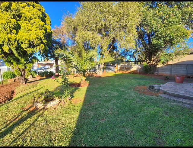 3 BEDROOM HOUSE FOR SALE IN BRENTHURST
